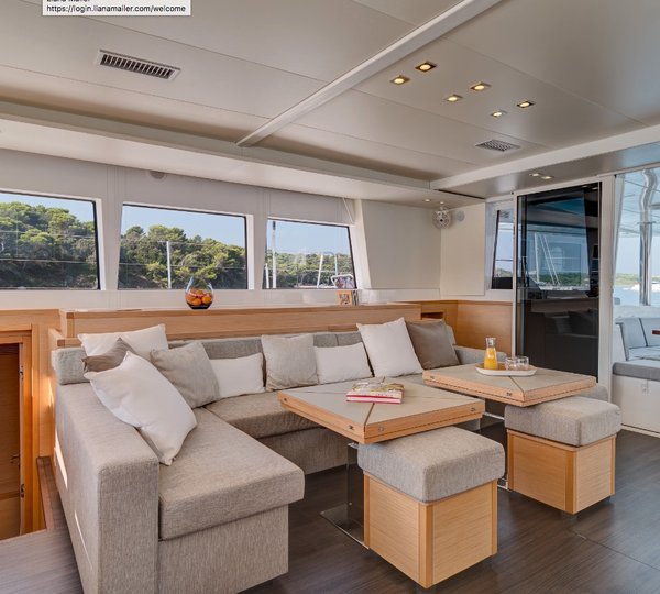 Salon with convertible dining