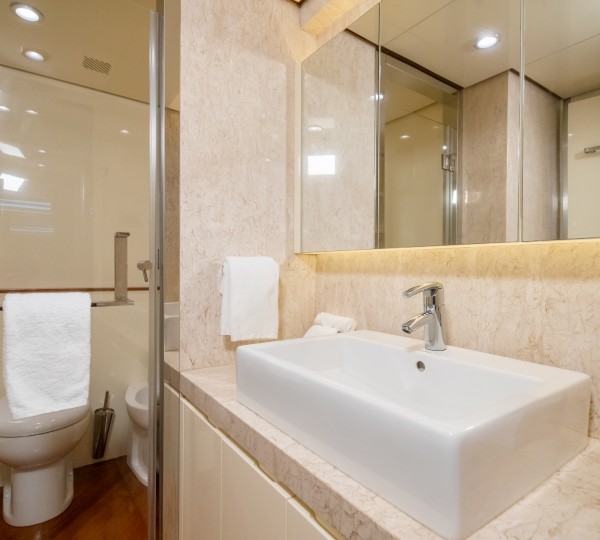 Lower Guest Queen Bathroom