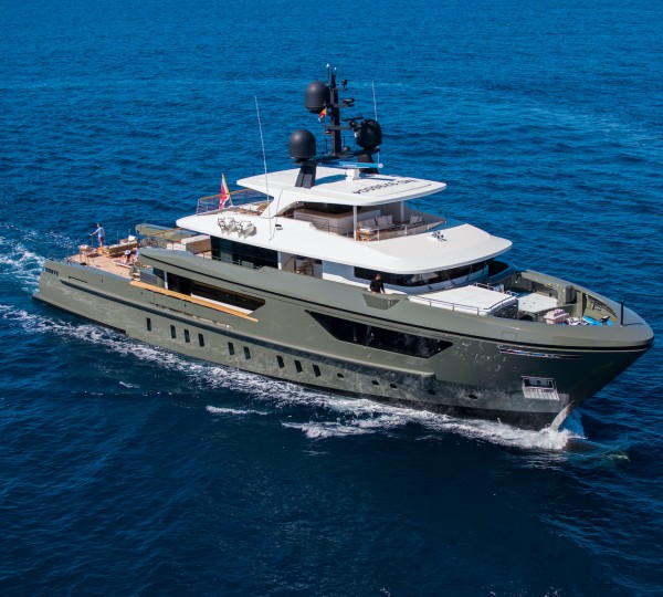 Luxury Charter Yacht MOKA © YachtShot