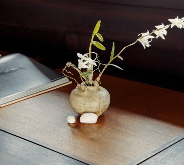 Saloon Flower Details