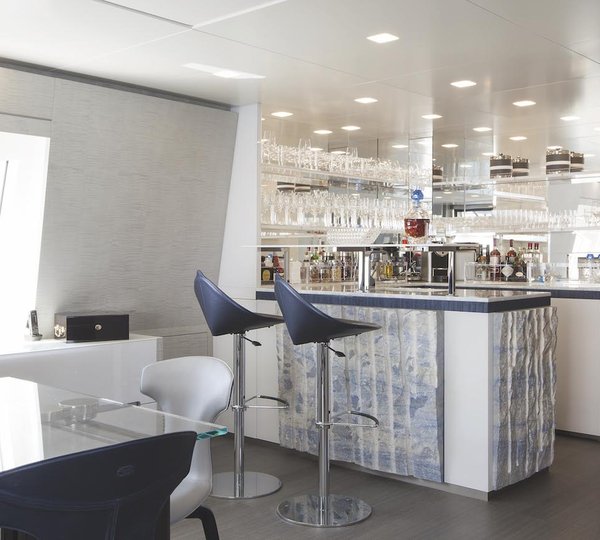 Upper Deck Drinks Bar