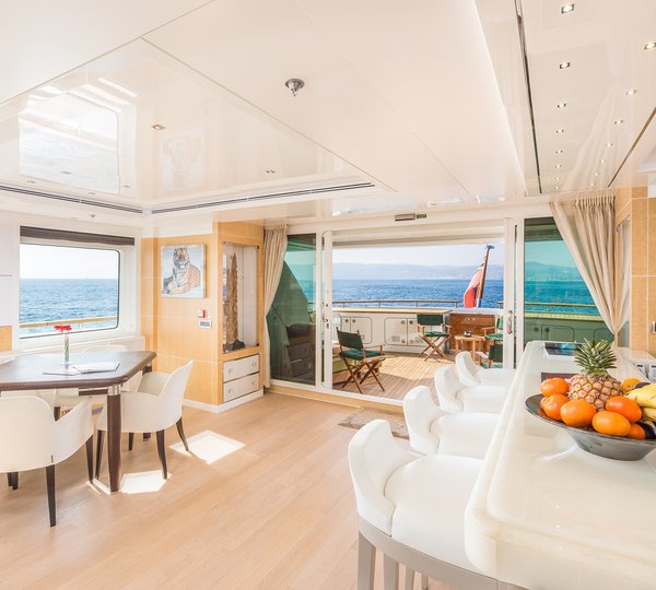 Upper Deck With Bar, Table And Chairs