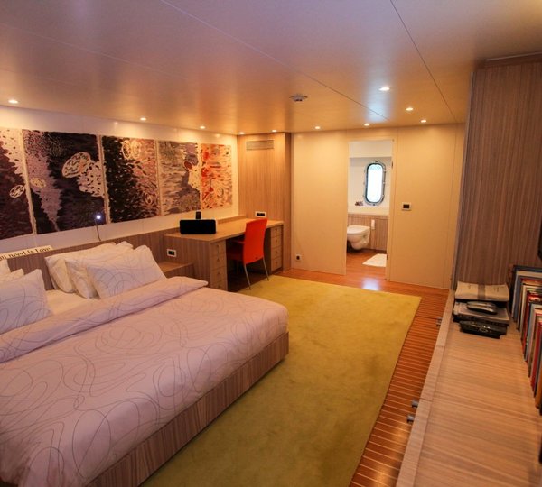 Yacht L'AQUILA By Mengi Yay - Master