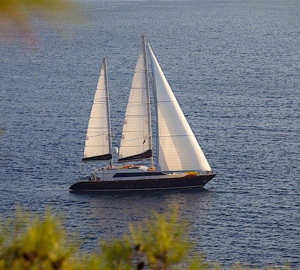 Yacht L'AQUILA By Mengi Yay - Sailing