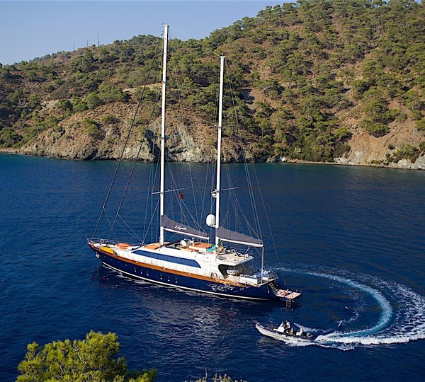 Yacht L'AQUILA By Mengi Yay - Tender