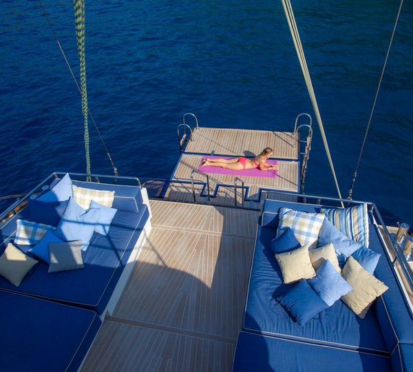 Yacht L'AQUILA By Mengi Yay