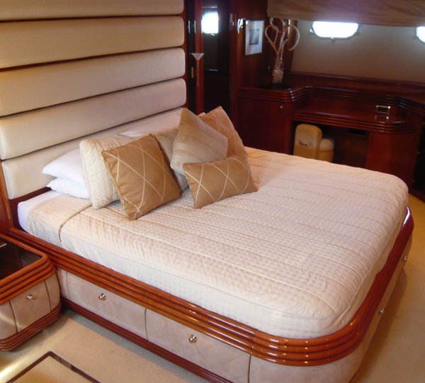 BEACHSEEKER -  Double Cabin