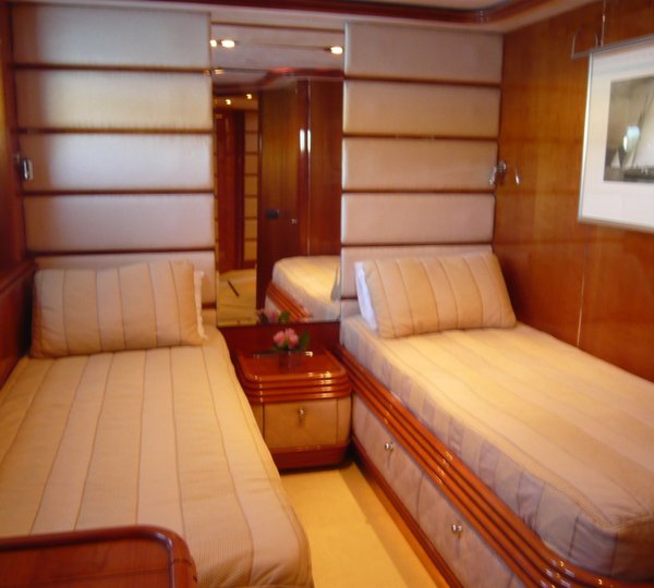 BEACHSEEKER -  Twin Cabin