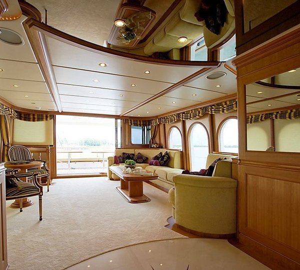 OPPORTUNITY - Salon to Aft