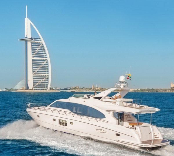 1-Luxury yacht Majesty 70