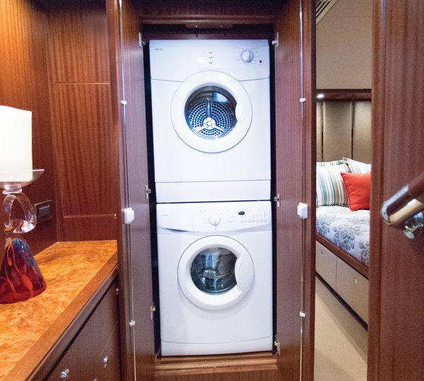 1-OA 72 Pilothouse Yacht - laundry