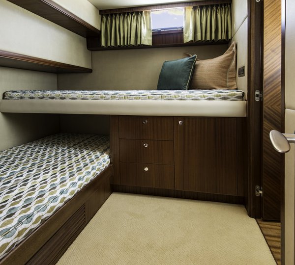 1-OA 72 Pilothouse Yacht - twin berth