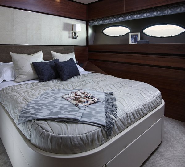 1-Princess 88 Yacht - Starboard Guest Cabin