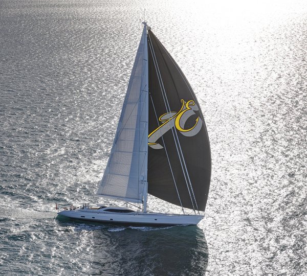 1-Sailing yacht Encore at full speed