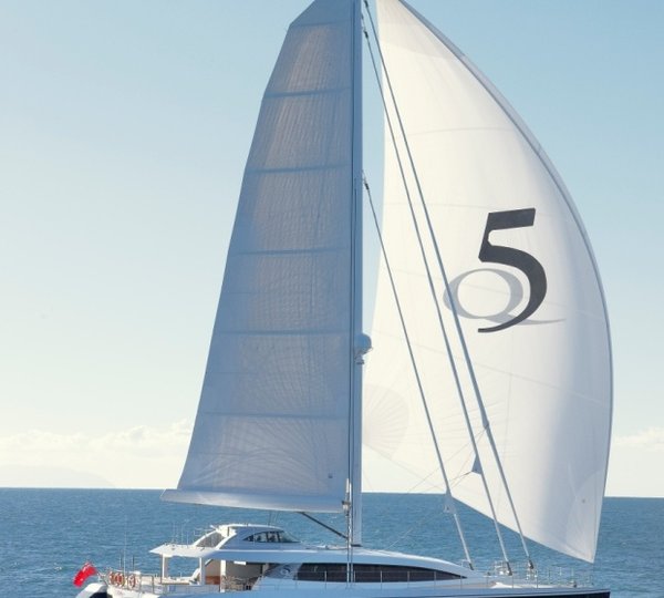 100ft catamaran yacht Q5 Quintessential Sailing-001