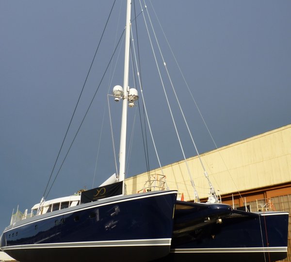 100ft luxury catamaran yacht Q5 by Yachting Developments
