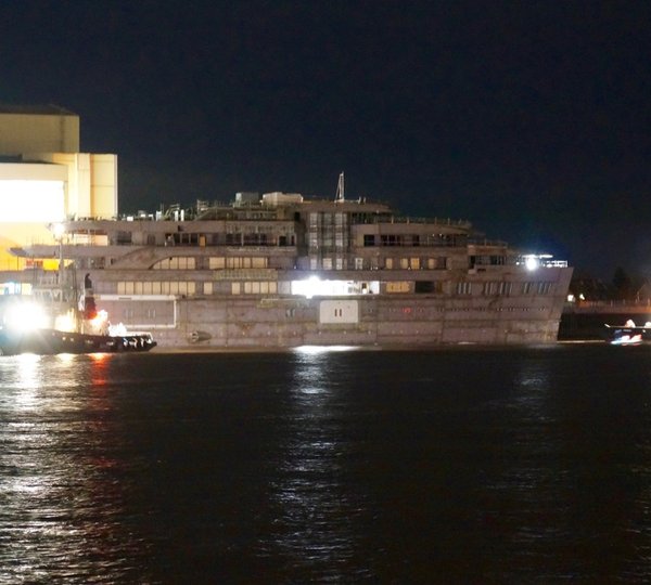 100m+ Lurssen Yacht being moved to another shed - Photo by DrDuu