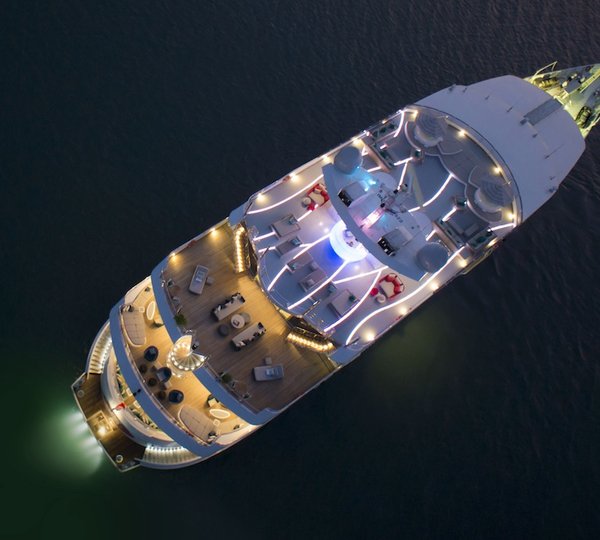 19 Superyacht SALUZI bird view