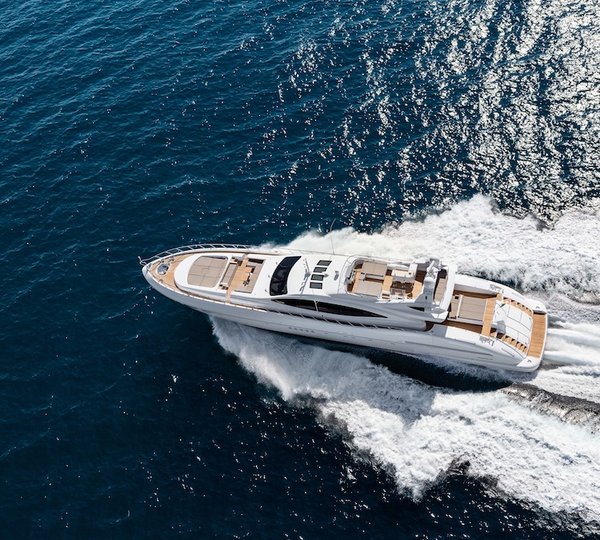 20 Motor Yacht Mangusta 132 from above