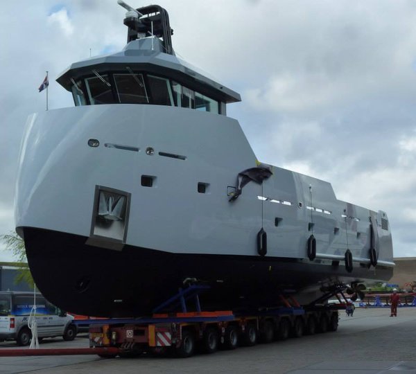 24m luxury yacht support vessel YXT One - side view