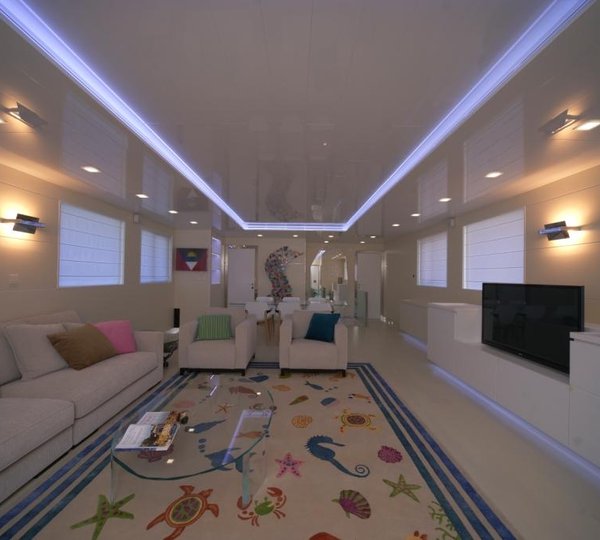 27m luxury motor yacht Irie Man - Salon