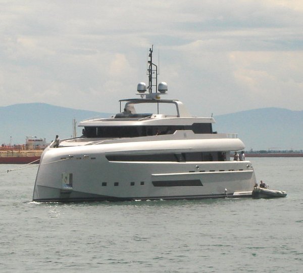 40m motor yacht Bilgin 132 designed by H2 Yacht Design-001