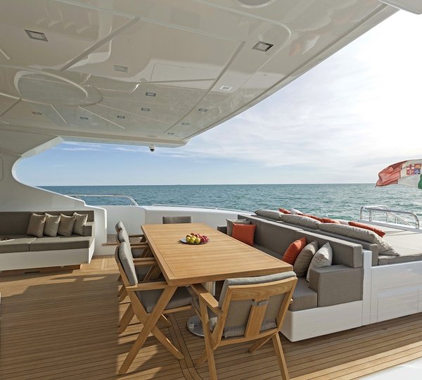 6 Luxury Yacht Mangusta 132