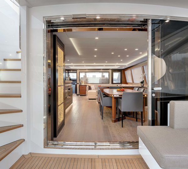 8 Luxury superyacht Mangusta 132 exteriors