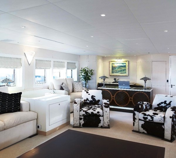 ACHILLIES - Main Saloon