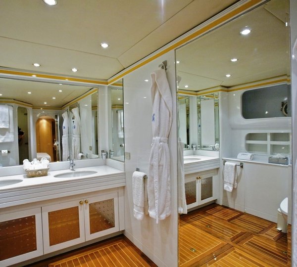 ACHILLIES - Master Ensuite