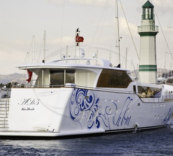 AD5 superyacht - rear view