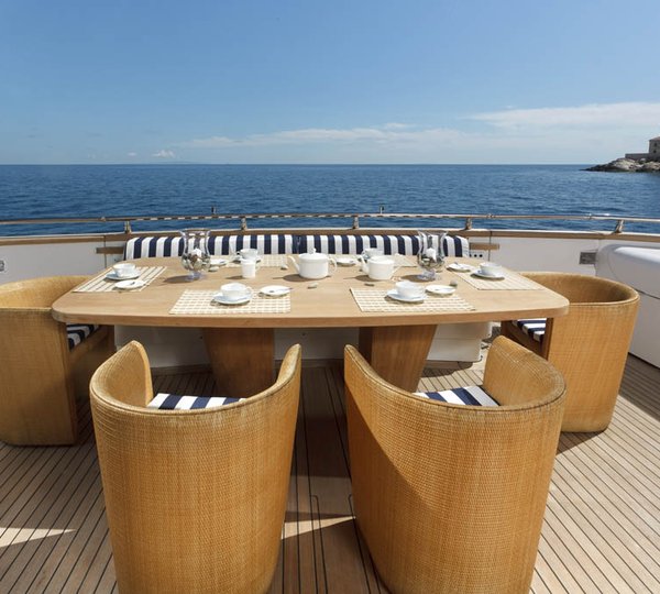 ADRIATIC BLUES - Alfresco dining