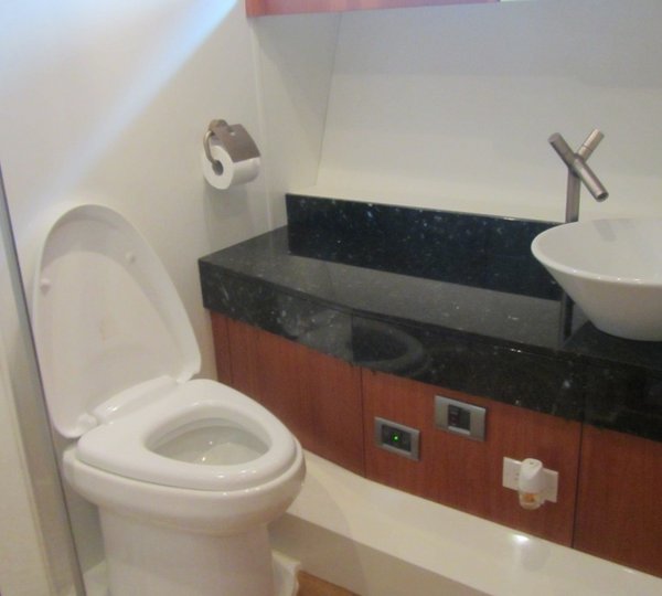 AGUILA -  Guest Ensuite
