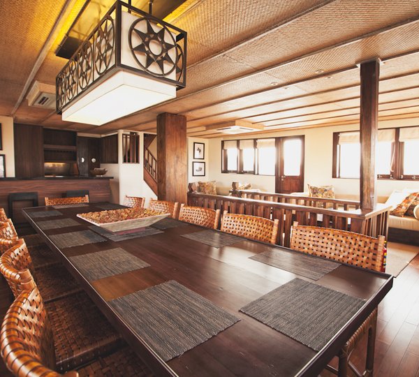 ALILA PURNAMA - Formal Dining