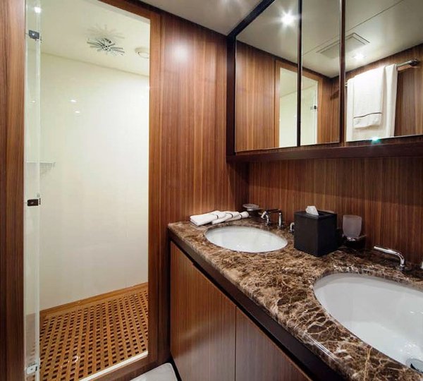 ANCORRA Master Ensuite