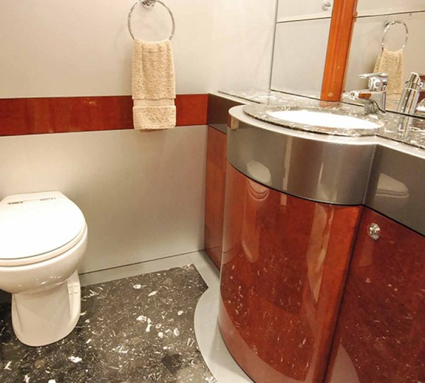 ANDIAMO - Guest ensuite