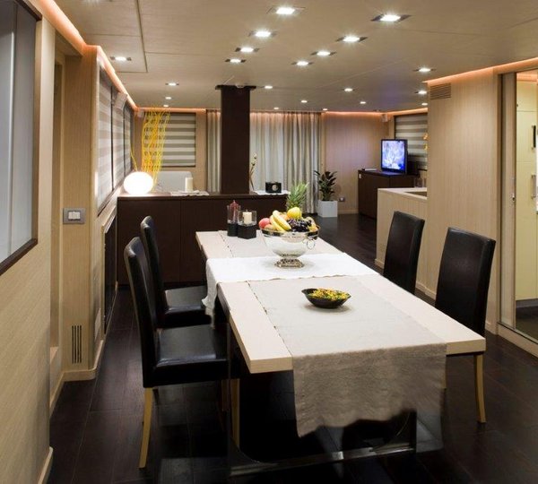ARIA Yacht - Dining and galley