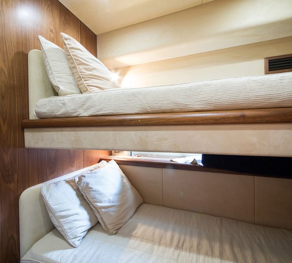 ASPIRE OF LONDON - Bunk cabin