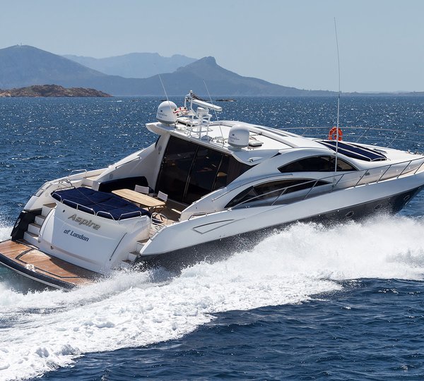 ASPIRE OF LONDON - Underway