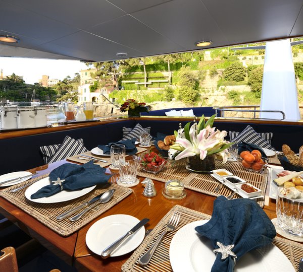 ATLANTIC GOOSE -  Breakfast on Upper deck