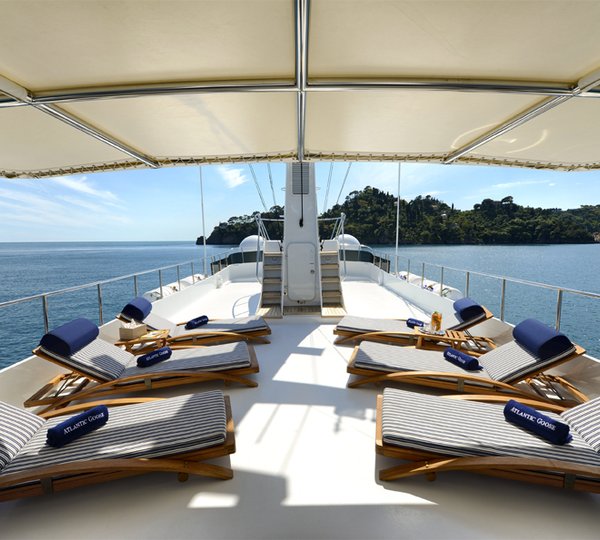 ATLANTIC GOOSE -  Sundeck Sunbeds