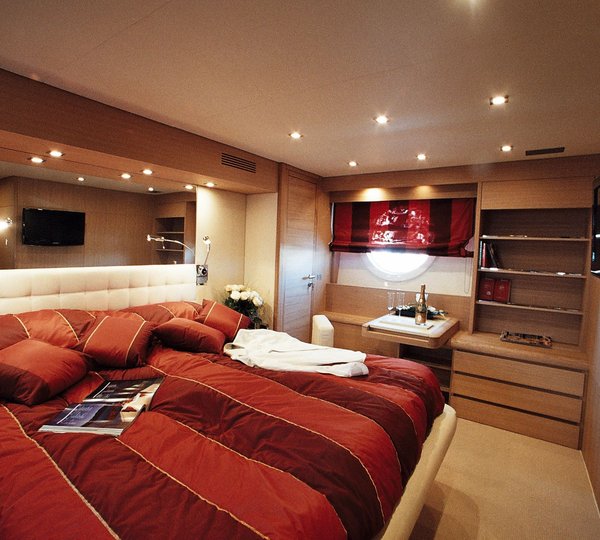 Aicon Yacht KRYS KAR - Master Cabin