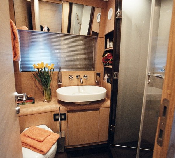 Aicon Yacht KRYS KAR - VIP Bathroom