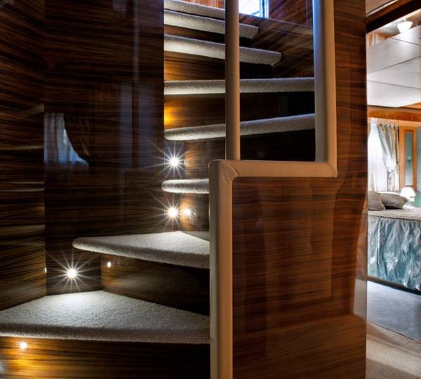 Amer 100 Yacht - Guest cabin stairs