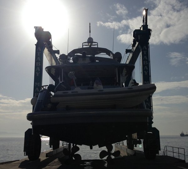 April Yacht at KRM Yacht - Hauling