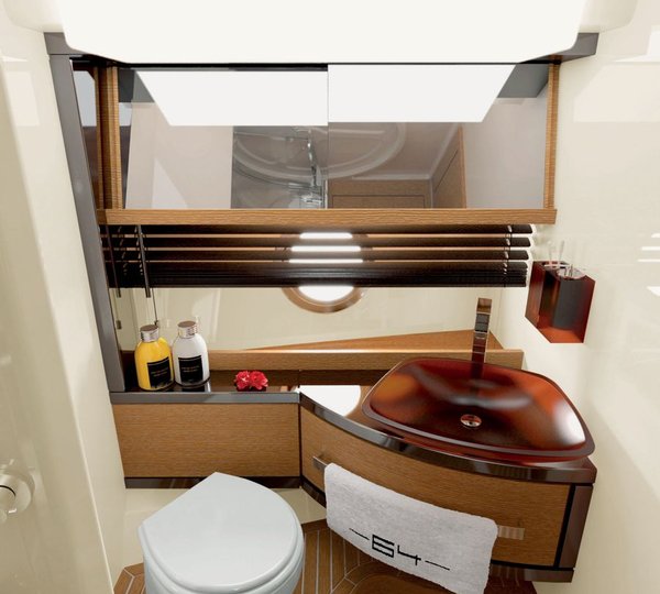 Azimut 64 Guest Head