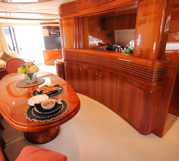 Azimut 80 CIRCUS -  Dining and Galley