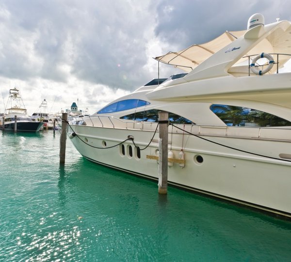 Azimut 80 CIRCUS -  In Port