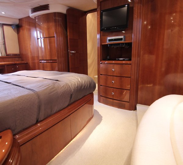 Azimut 80 CIRCUS -  Master Cabin 2