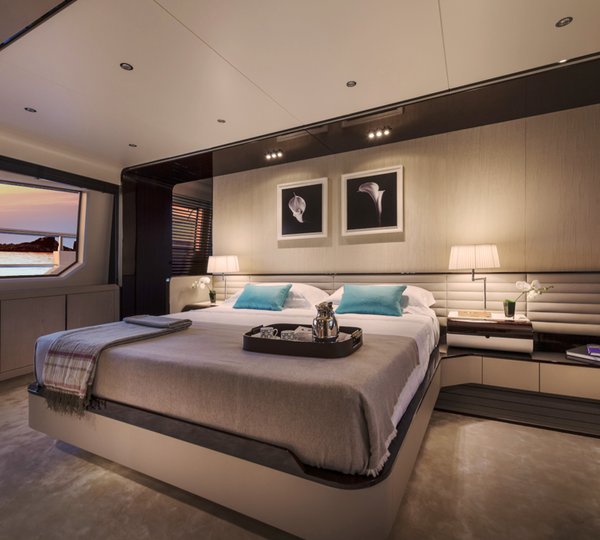 Azimut Grande 95RPH motoryacht - master cabin